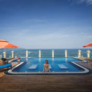 7 Seven Sea Hotel