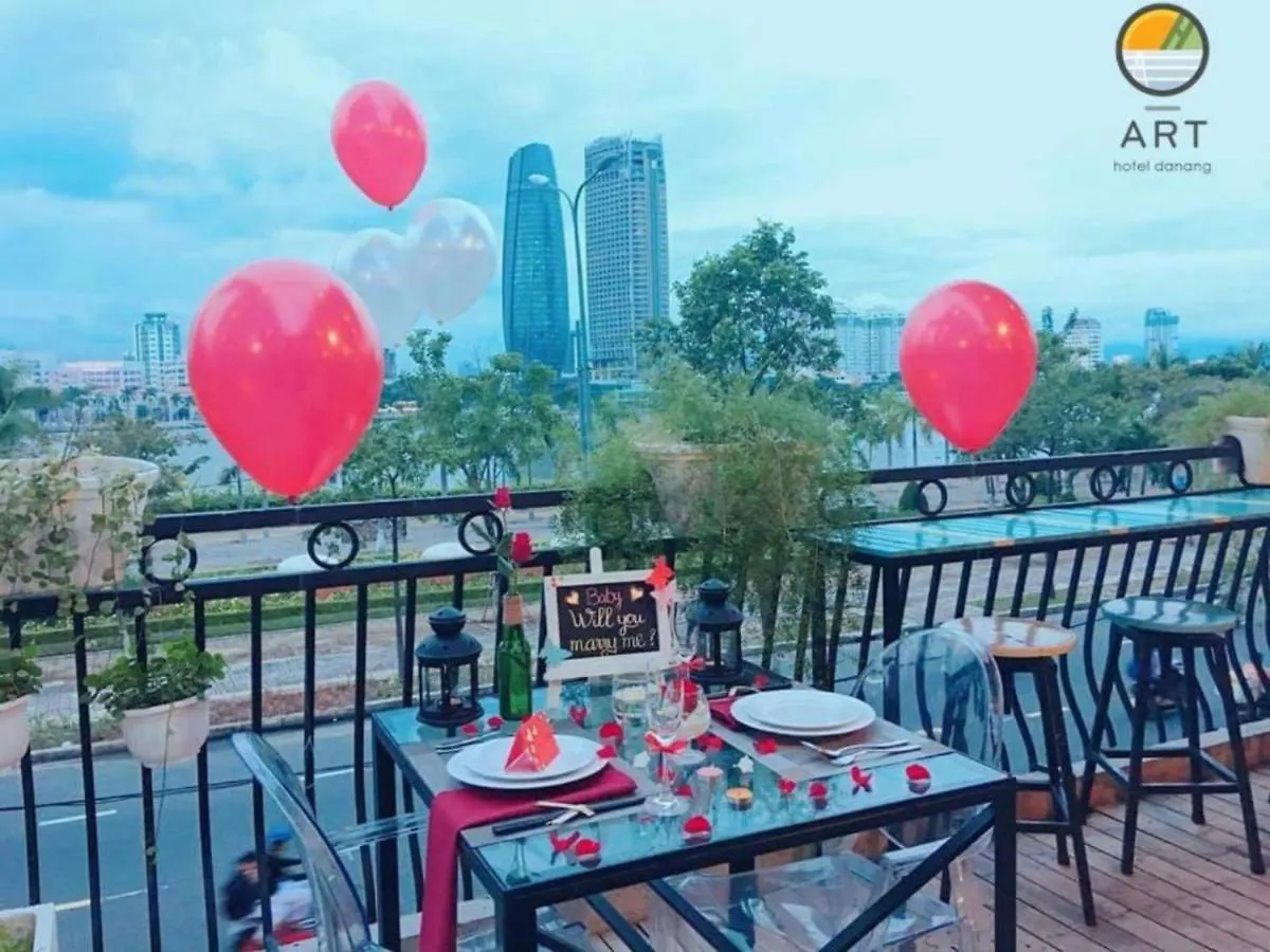 Palmier Hotel - Art House Da Nang 3*,
