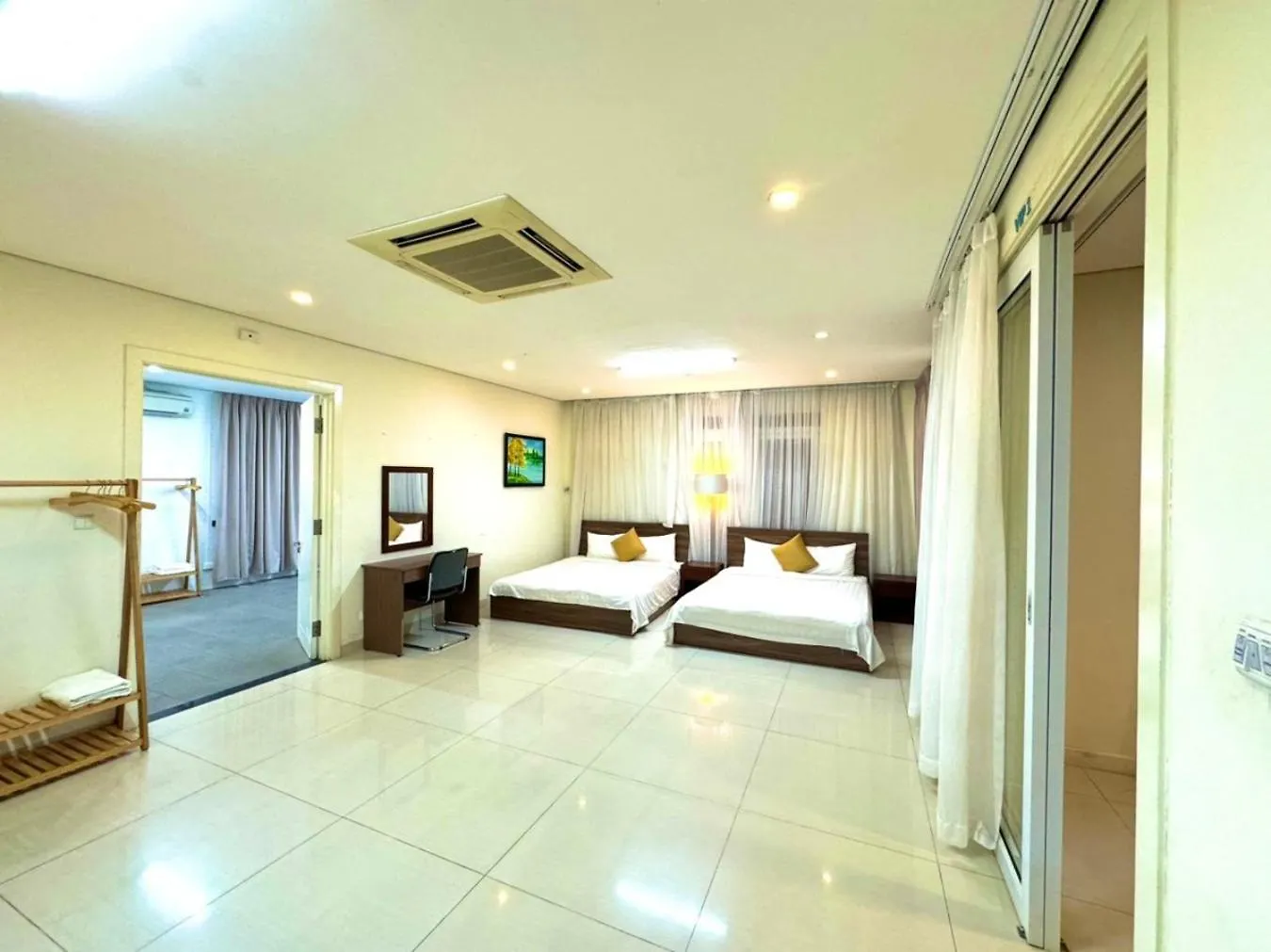 Palmier Hotel - Art House Da Nang